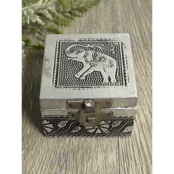 Vintage Embossed Elephant Tin Over Wood Hinged Trinket Box Hand Made Boho - Picture 1 of 9